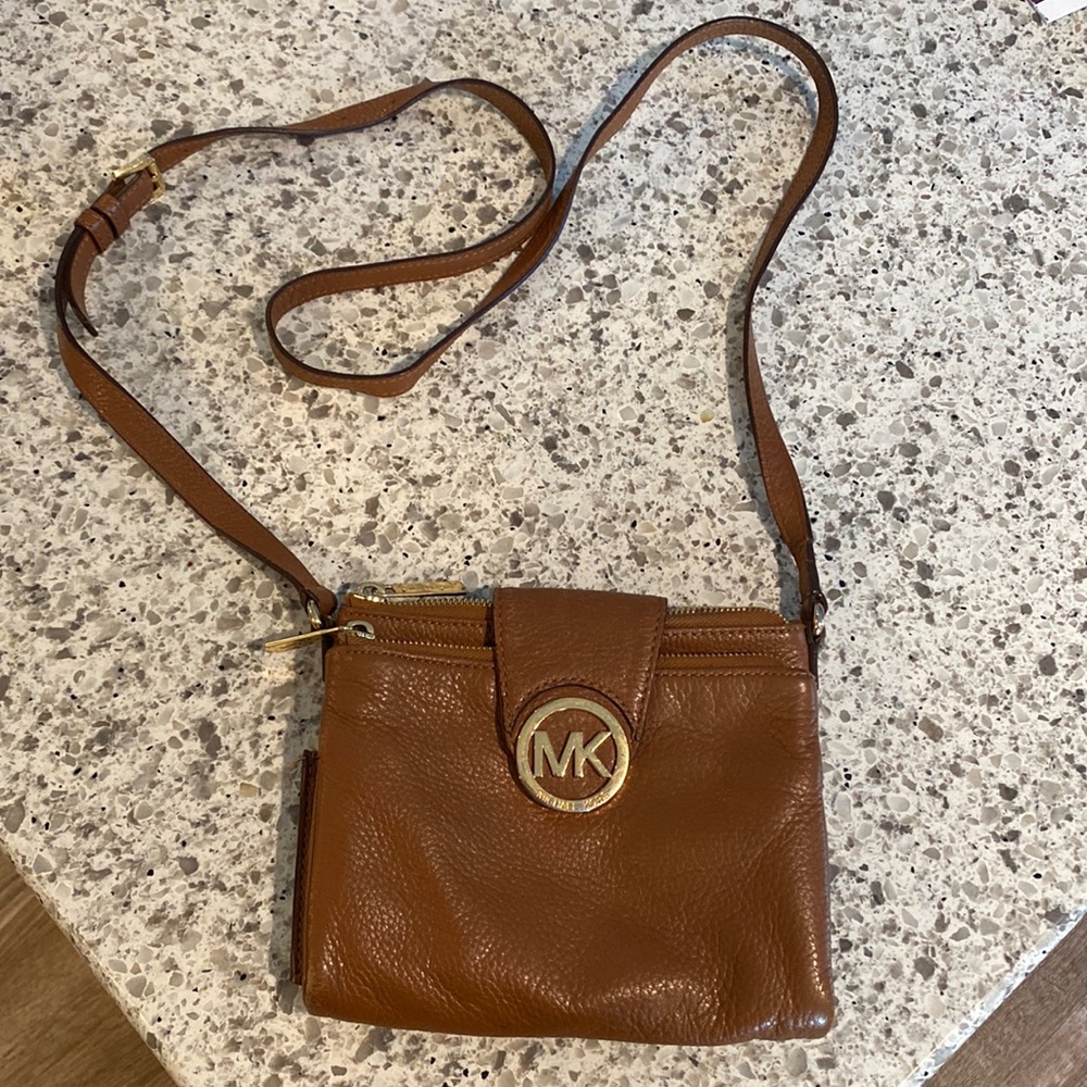 Michael kors crossbody
